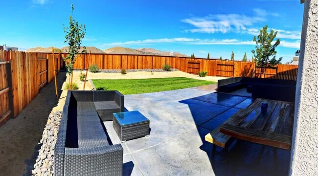 Building Photo - For Rent in Kiley Ranch – Bright, Spacious...