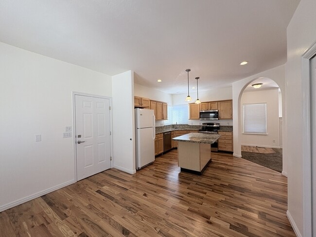 Building Photo - Peppercorn