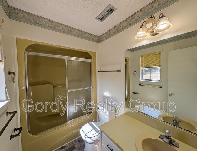 Building Photo - 3363 FL-73