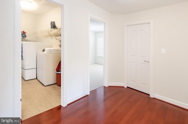 Building Photo - 3164 Lawrin Ct