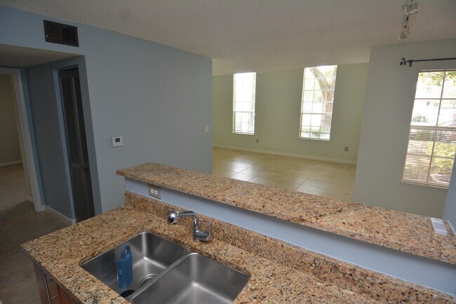 Building Photo - 1385 Crystal Way