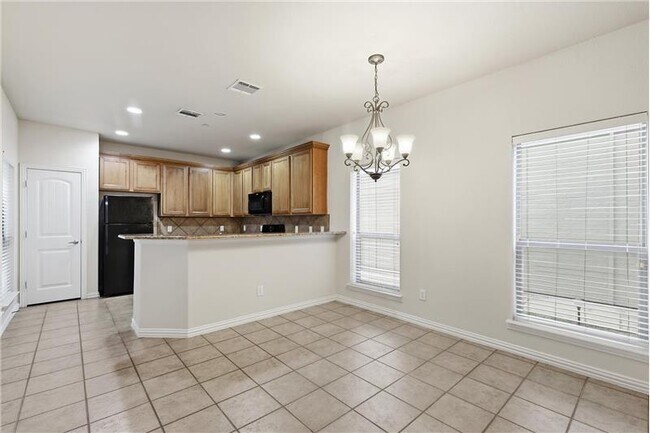 Building Photo - 8808 Paradise Dr