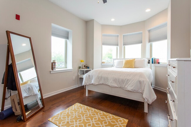 Building Photo - 830 S 4th St