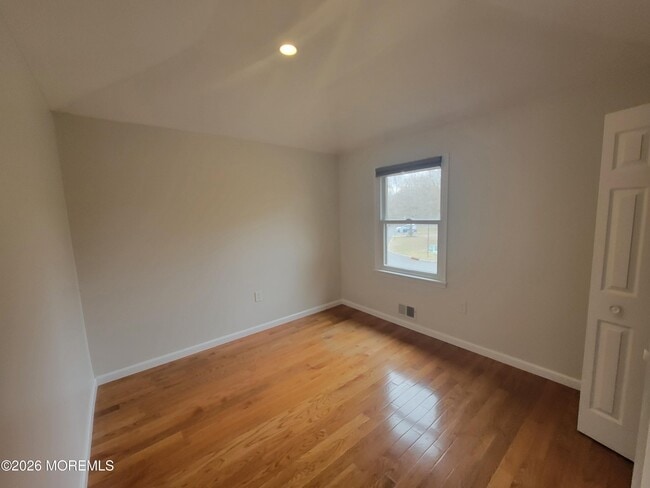 Building Photo - 22 Weller Pl