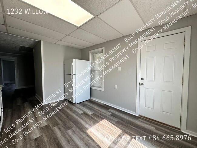 Building Photo - 1232 Willow St