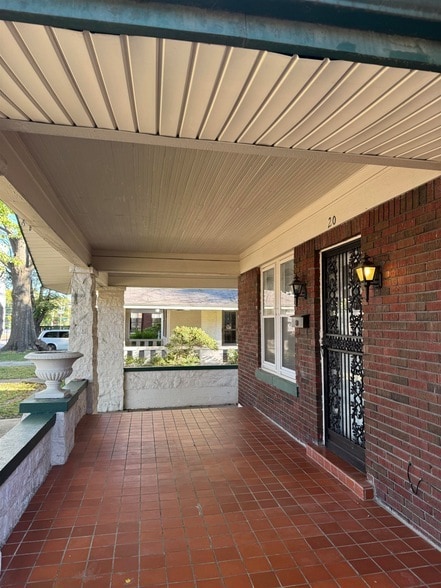 Building Photo - 20 S Auburndale St