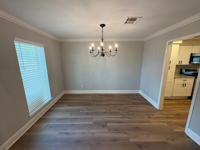 Building Photo - Totally redone 4 bedrooms townhouse.