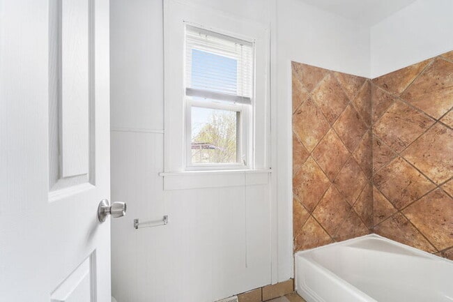 Building Photo - 55 Sonoma Ave