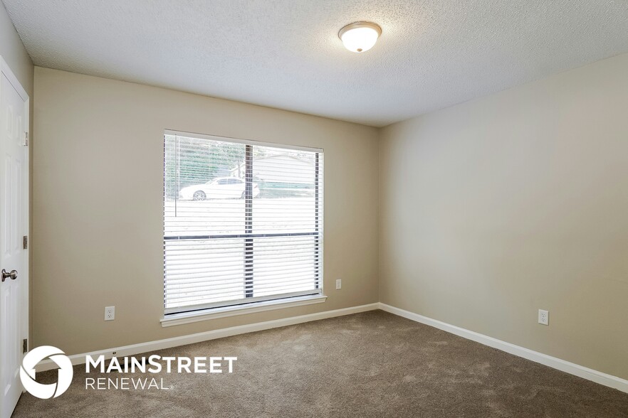 Building Photo - 1629 5 Acre Rd