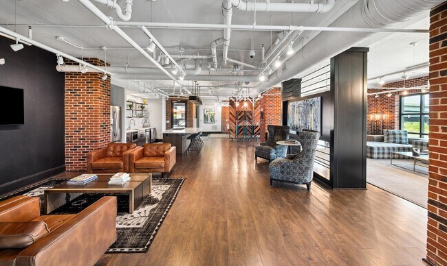 Building Photo - 601 Meeting St