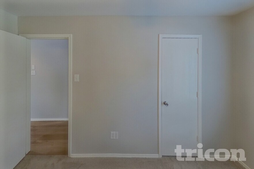 Building Photo - 1412 Royal Meadows Tr