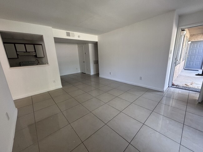 Building Photo - 200 Mission Laguna Ln