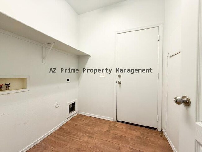 Building Photo - 6919 S 37th Glen