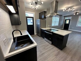 Building Photo - 1040 S Malott St