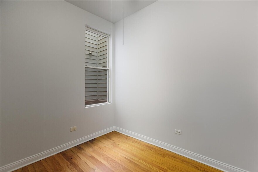 Building Photo - 2341 W Montana St