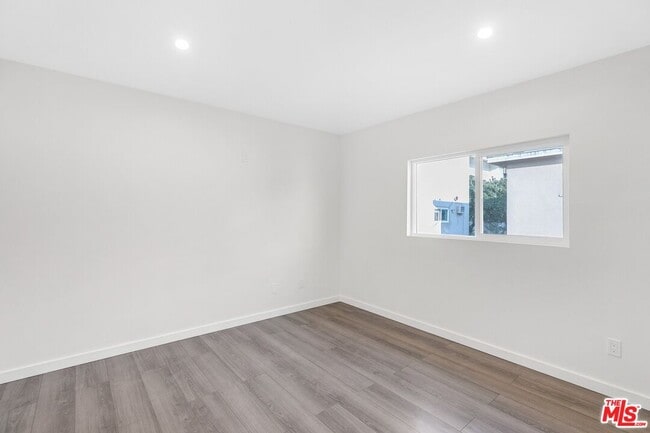 Building Photo - 3509-3504 Kinney St