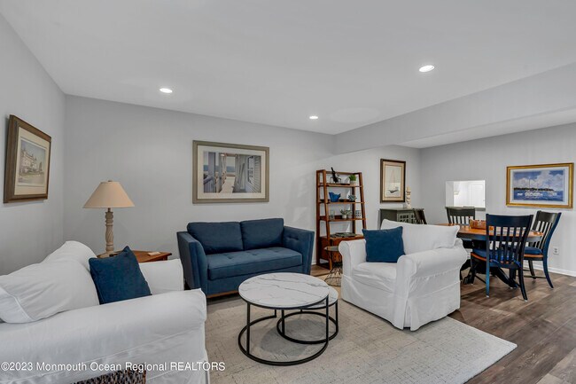 Building Photo - 15 Linden Dr