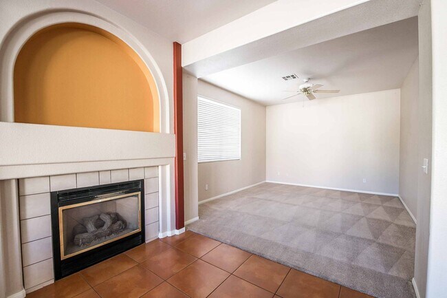 Building Photo - GORGEOUS SUMMERLIN POOL HOME FOR LEASE!