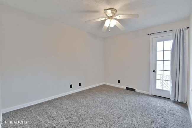 Building Photo - 9111 Woodpark Ln NW