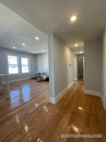 Building Photo - 75 Winchester St