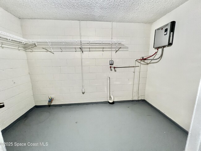 Building Photo - 115 S Rosiland Ct