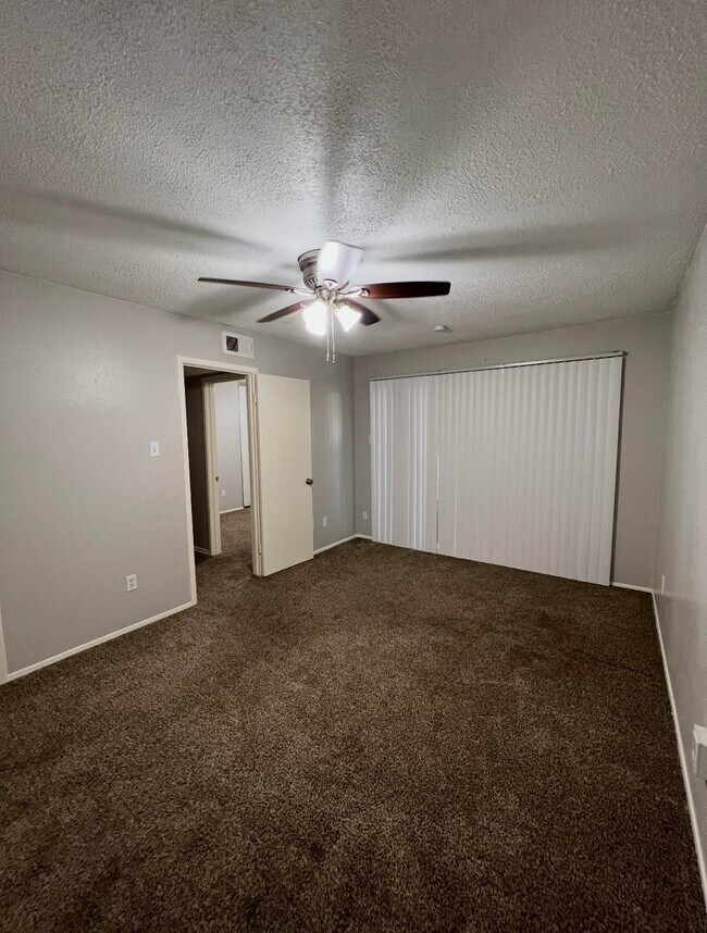 Building Photo - 12026 Mighty Oak Dr