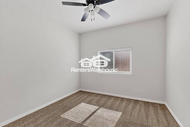 Building Photo - MOVE IN READY - 4BED/3BATH - LITTLE ELM, T...