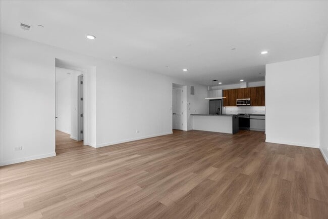 Building Photo - 204 S Leavitt St