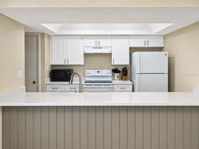 Building Photo - 450 S Gulfview Blvd
