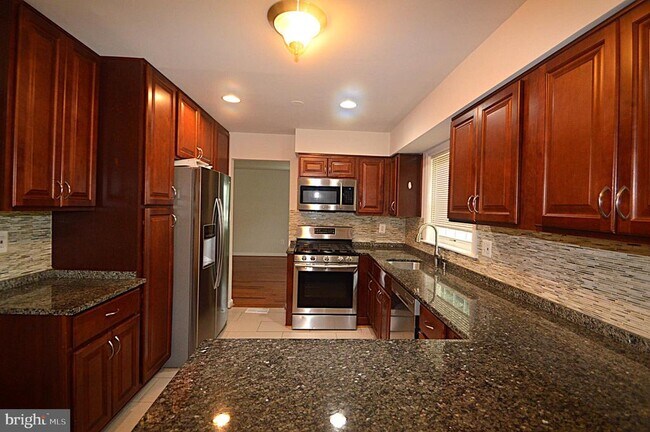 Building Photo - 13145 Melville Ln