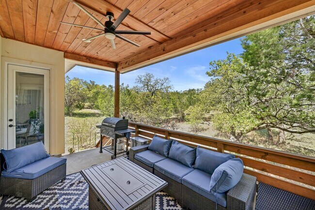 Building Photo - 104 Desert Rose S
