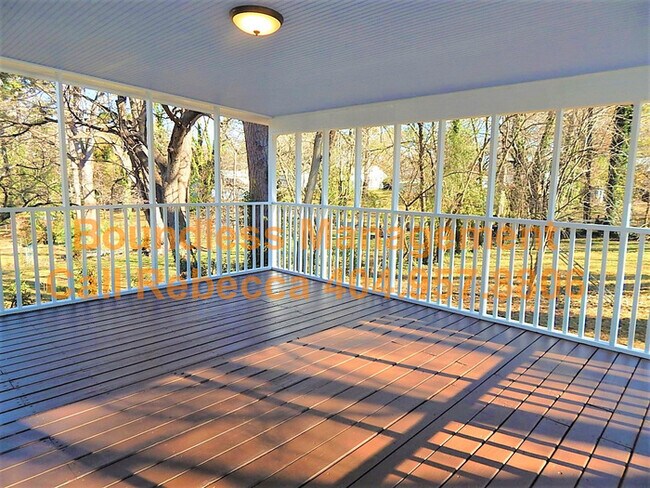 Building Photo - 2956 Akron St