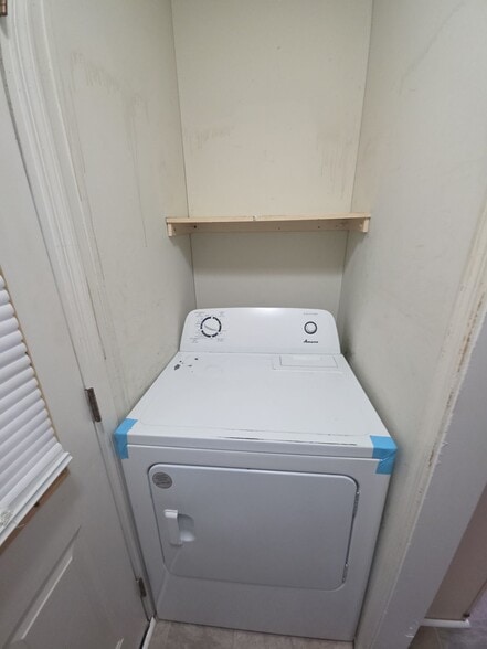 Building Photo - 2030 Wildwood Ct