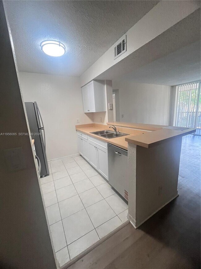 Building Photo - 4035 W McNab Rd