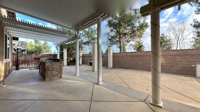 Building Photo - 1515 Shooting Star Dr