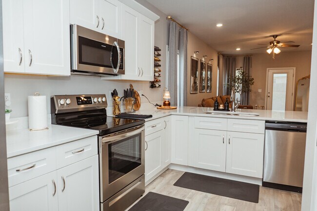 Building Photo - 105 Sago Palm Wy