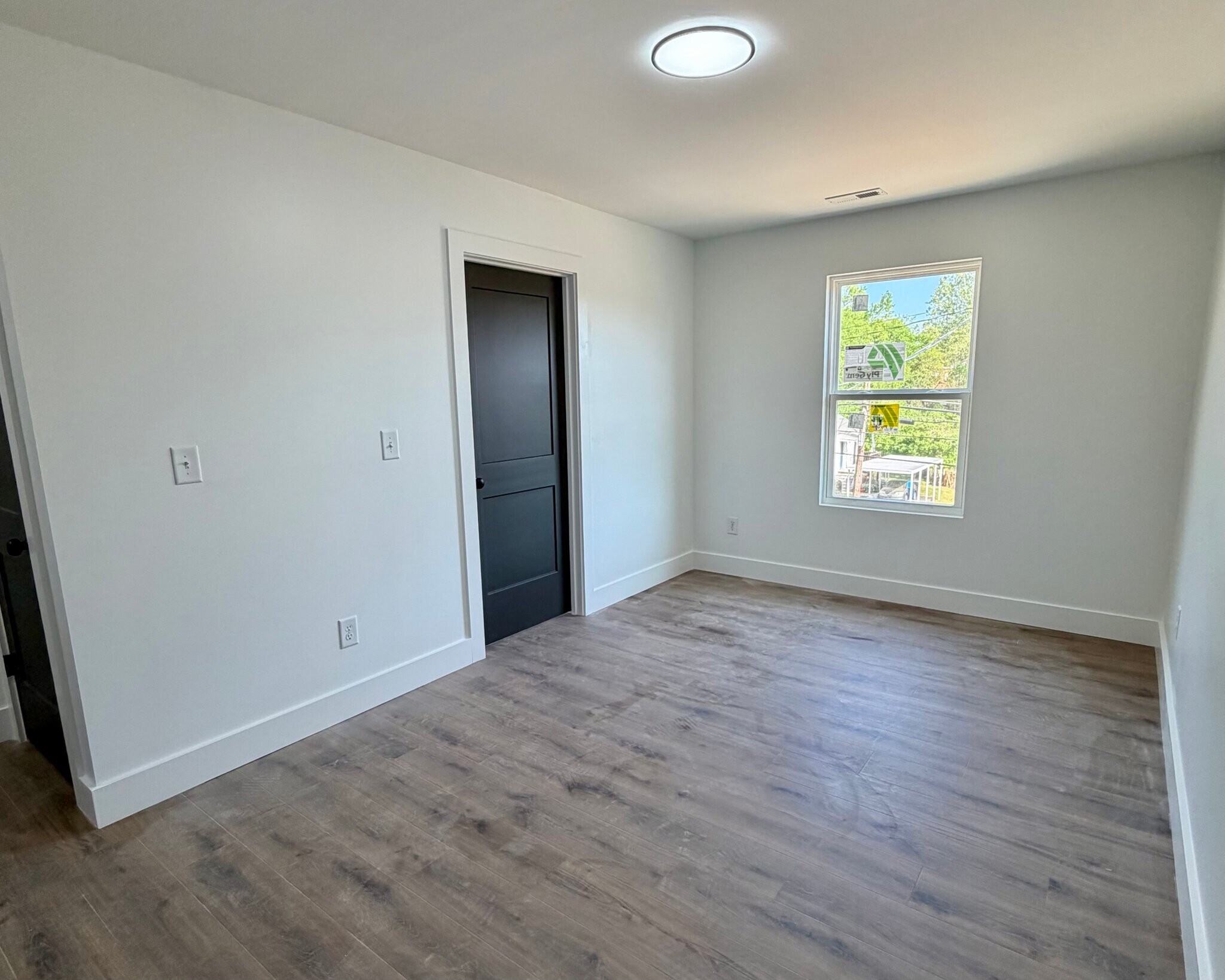 Building Photo - 3425 Garden Dr