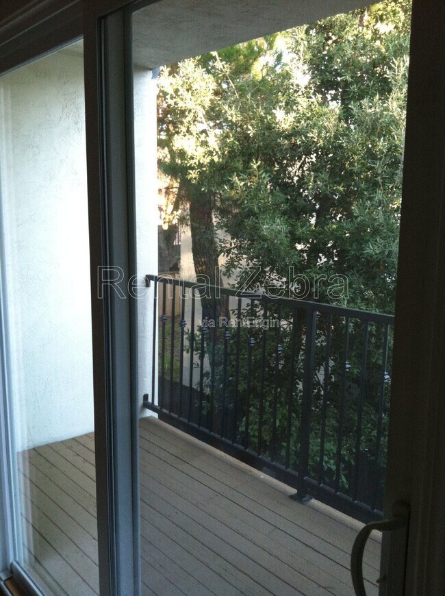 Building Photo - 1470 Creekside Dr