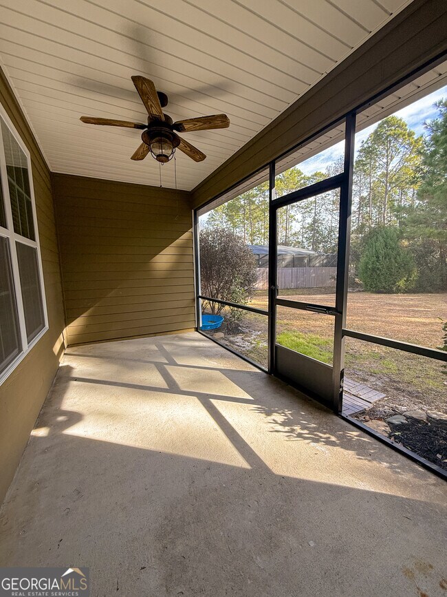 Building Photo - 102 Lexington Ln