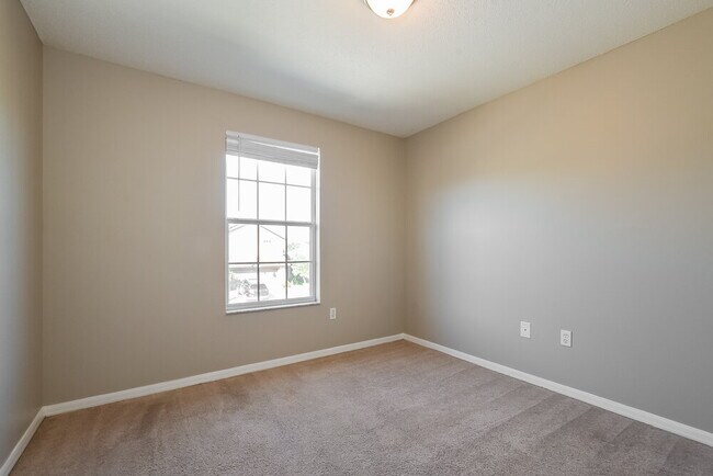 Building Photo - 2402 Ashecroft Dr