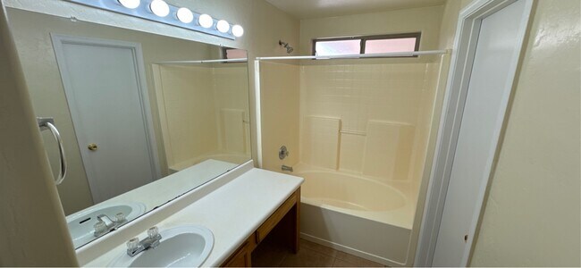 Building Photo - 2300 E 37th Ave