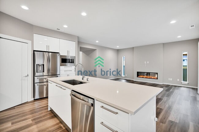 Building Photo - Stunning 4-Bed, 2.75-Bath Single-Family Home Ready for Rent!