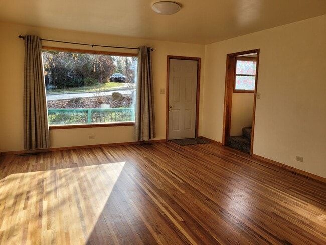 Building Photo - Whitefish 4 bedroom Unfurnished Home