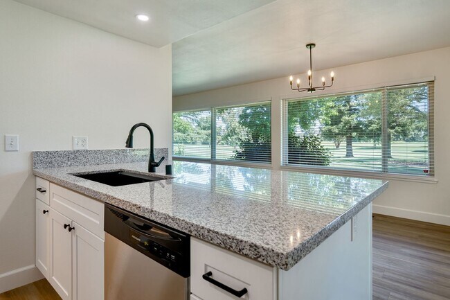 Building Photo - Renovated 2 Bedroom Condo Located on the F...