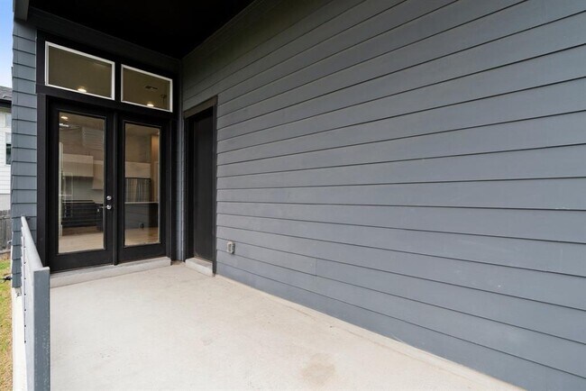 Building Photo - 6201 Toscana Ave