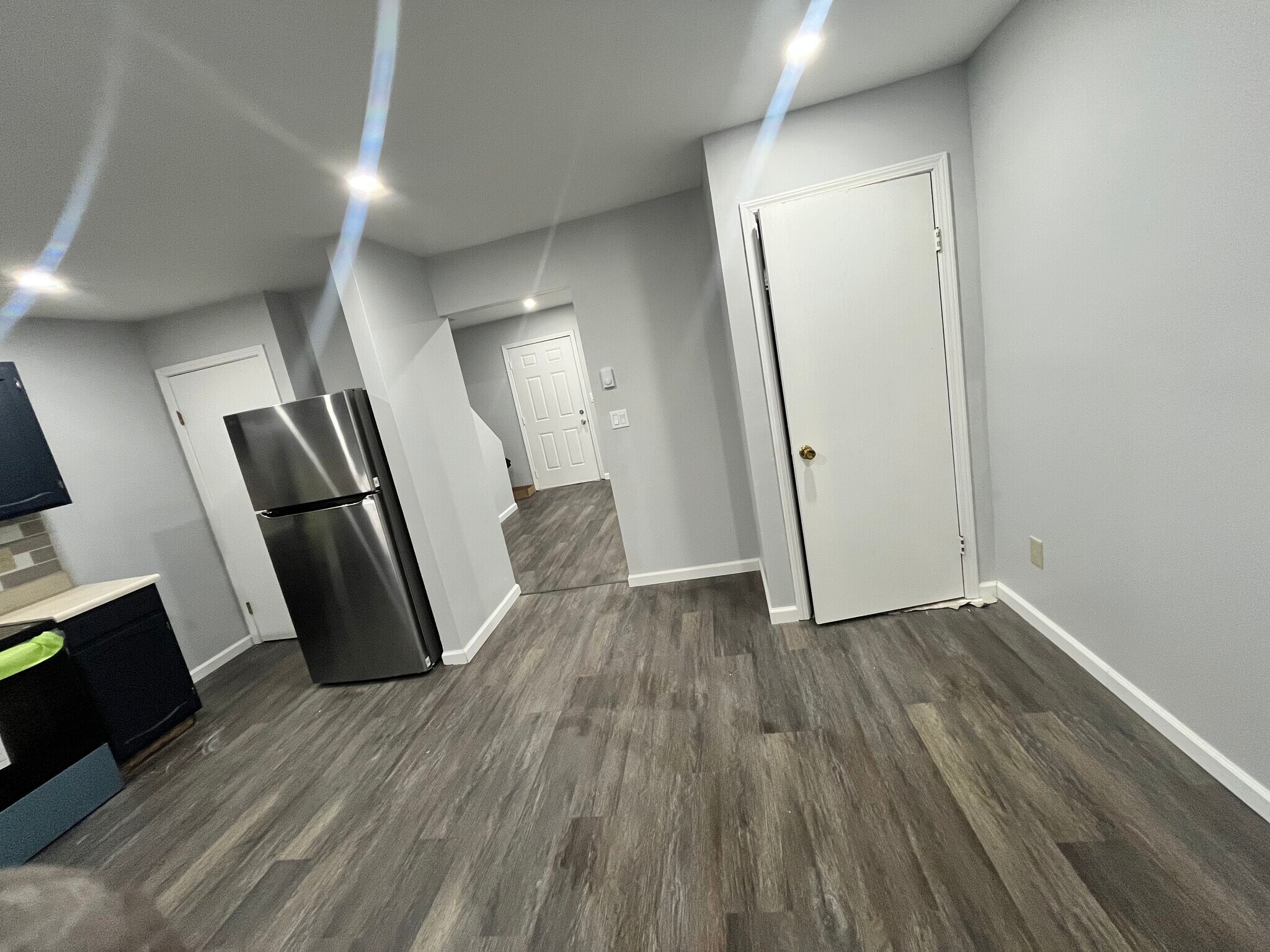 Building Photo - 11 Limerick Dr E