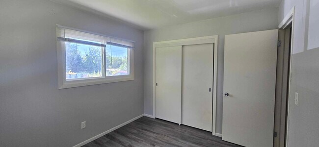 Building Photo - 270 S Riverside Dr