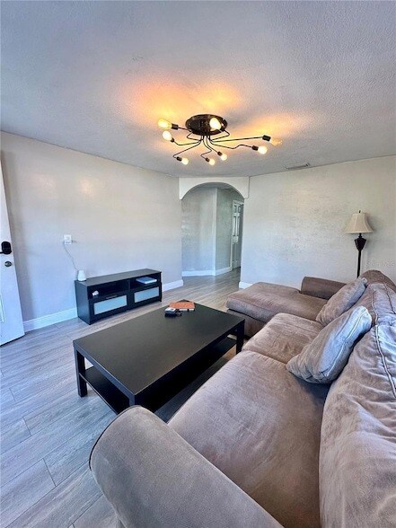 Building Photo - 2003 E Humphrey St