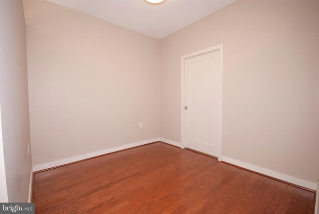 Building Photo - 1320 Fenwick Ln