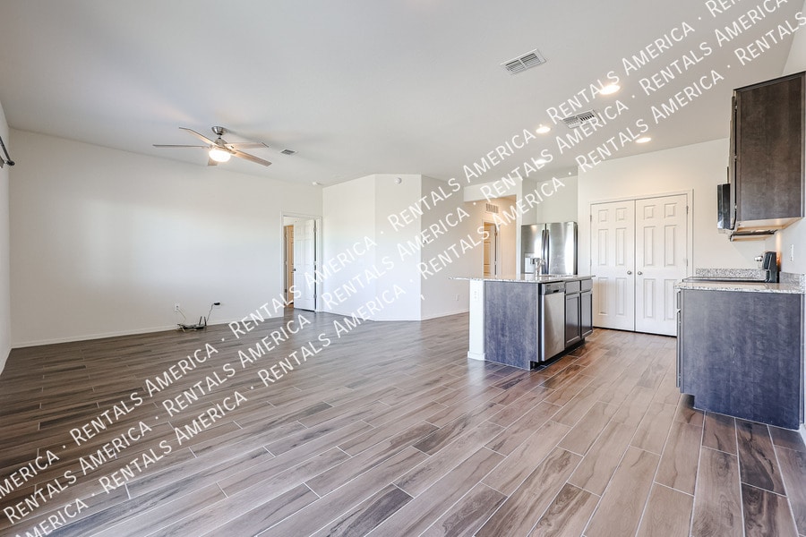 Building Photo - 25970 W Cat Balue Dr